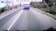تصادف وحشتناک کامیون با موتورسوار...!