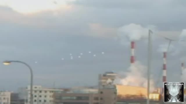 فیلم ضبط شده از ناوگان اشیاء نورانی در آسمان اوساکا (ژاپن)