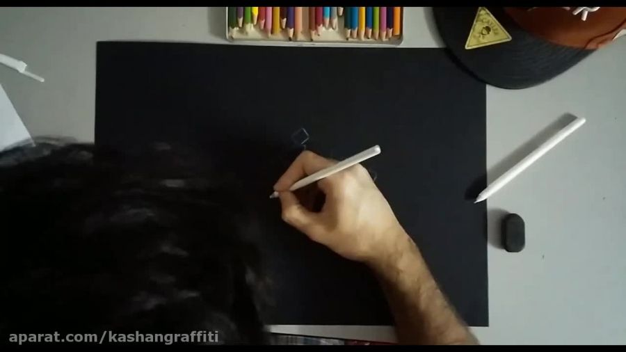 کشیدن گرافیتی پارسی اثر رضا ریوتر روی صفحه ی مشکی_قسمت1