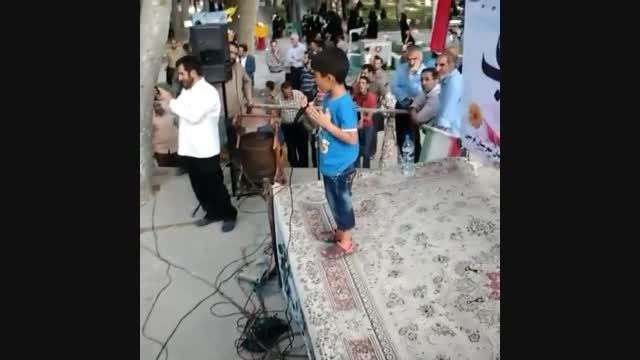 یاسین نوروزی  اجرای آهنگ مرگ مساوی آمریکا جشن انتظار