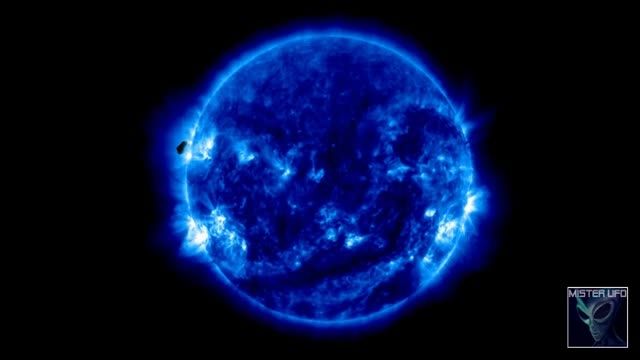مشاهده سفینه فضایی بسیار غول پیکر نزدیک خورشید (جنجالی)