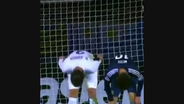 حرکت جالب مسی و گودین در بازی آرژانتین اروگوئه