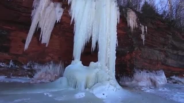 غار یخی آپوستل