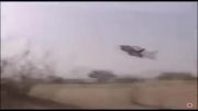 پرواز عجیب جنگنده ها در فاصله 4 متری از زمین !
