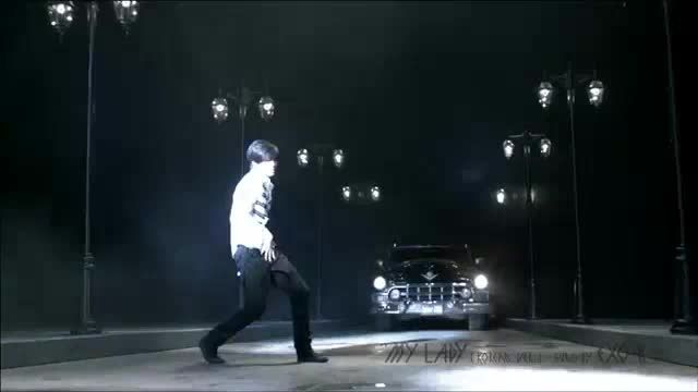 رقص kai  اعضای گروه کره ای EXO