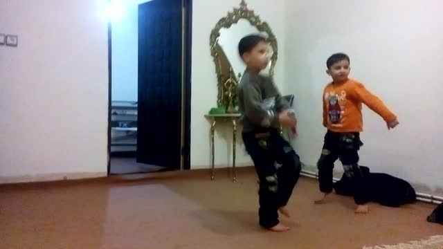 رقص طاها و صدرا 2 - دو هنرمند کوچک