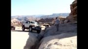 عبور از بین شکاف صخره ای بوسیلۀ Toyota اف جی کروزر (1#)