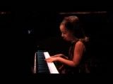 نواخت پیانو توسط دختر 5 ساله