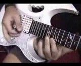 نواختن تکنیک سخت Arpeggios توسط Della Vega سریعترین گیتاریست دنیا