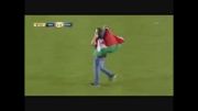 ورودتماشاگربه زمین باپرچم فلسطین(بازی رم - رئال)