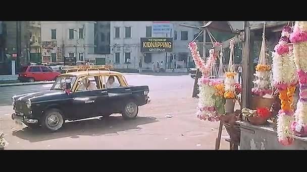 مقطع دیدنی تعقیب از اولین فیلم شاهرخ خان