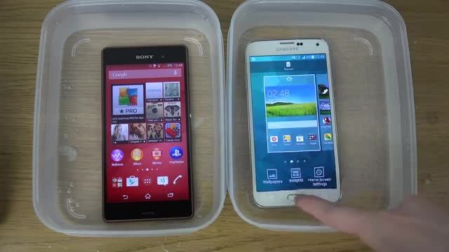 مقایسه ضد آب بودن گوشی های Z2 و S5