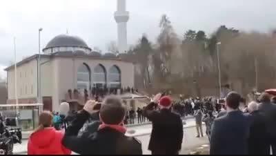مسجدی كه موذنش یك روح است