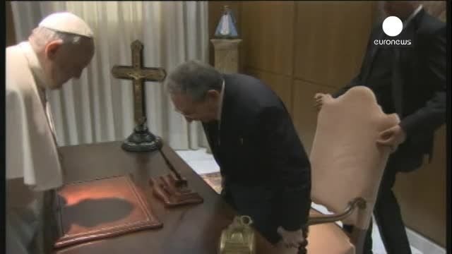 رهبر کوبا به دیدار پاپ رفت....