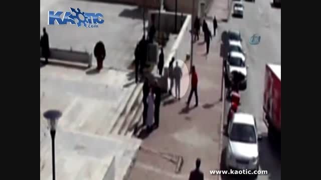 شیلک به یک زن در خیابان