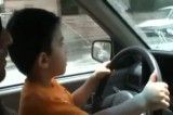 رانندگی یک پسر بچه ۴ ساله در ایران