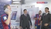 تبلیغ تلفن همراه توسط بازیکنان بارسلونا