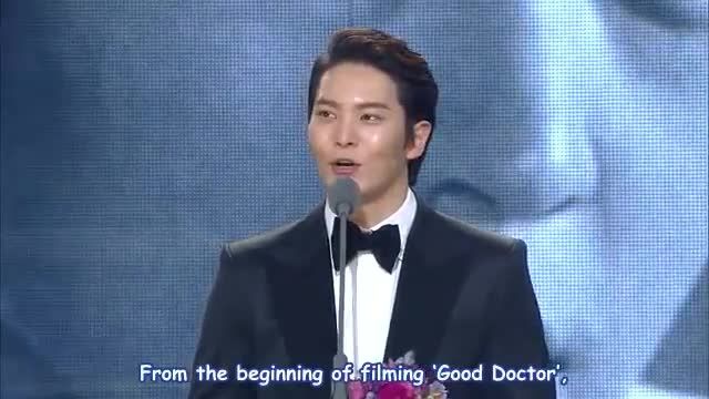 جایزه بهترین بازیگر مرد برای سریال دکتر خوب(آقای دکتر)