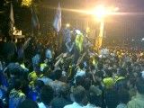 جشن ده ها هزار نفری طرفداران سپاهان در کنار زاینده رود  ساعت 1 بامداد