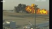 منفجر شدن بدجور هواپیمای مسافر بری هنگام نشتن. در توکیو...