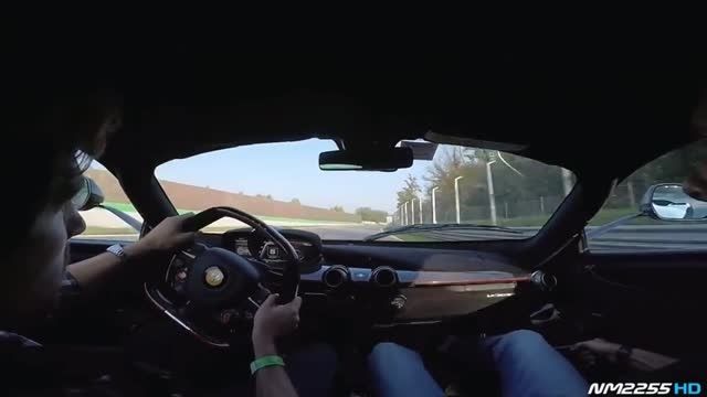 300km_h Ferrari LaFerrari