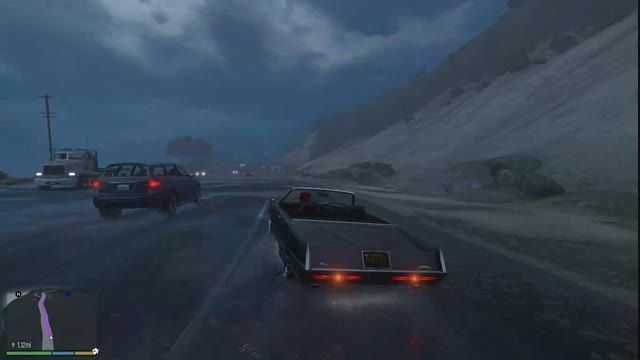 درایو با ماشین خسته در طوفان