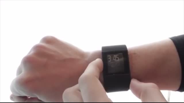 بررسی کامل Fitbit Surge