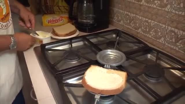 ساندویچ ساز گازی و زغالی Toast Tite ازسایت تخفیف نیک تگ