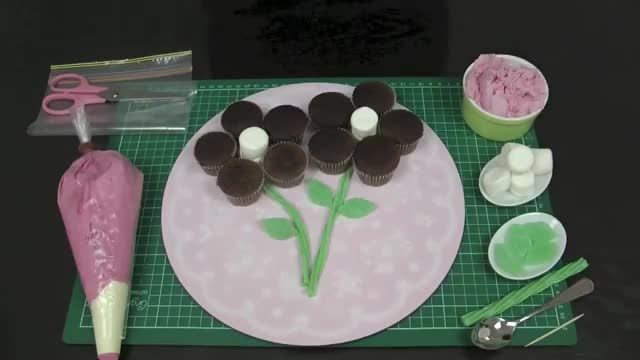 تزیین کاپ کیک به شکل شاخه گل