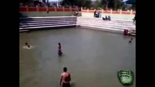 روح به هنگام شنای بچه ها