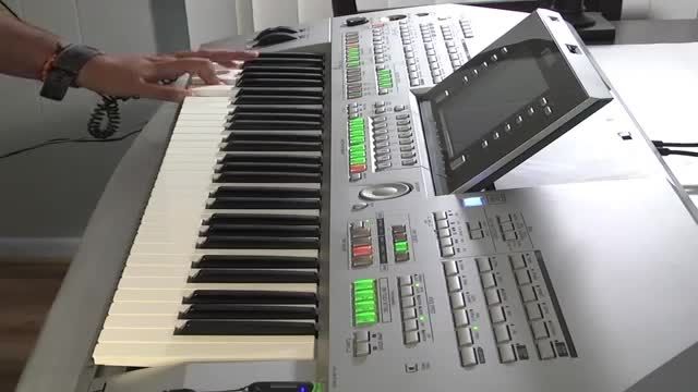 نوازندگی باکیبورد Yamaha Tyros2 اجرأ Intro آهنگ نیلوفر