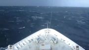 کلیپ جالب - برخورد موج با کشتی