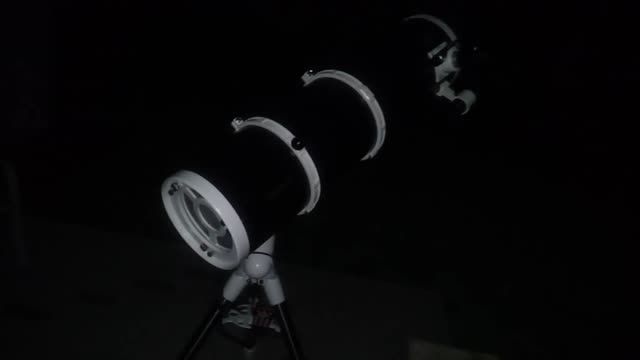 تلسکوپ 10 اینچی نیوتونی و مقر خودکار EQ6 Pro آن