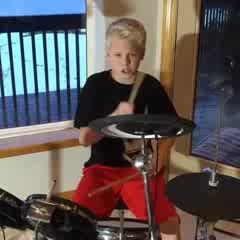 خواننده نوجوان (carson lueders)