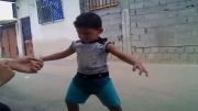 رقص به اصطلاح اسپانیایی پسرک کوچولو