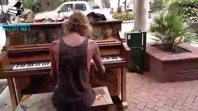 پیانو زدن جالب