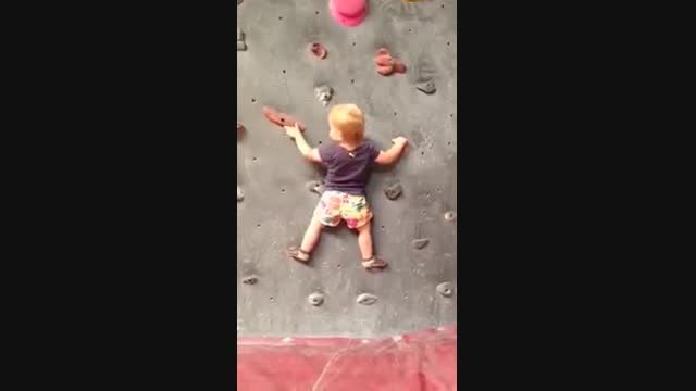 صخره نوردی کودک دو ساله