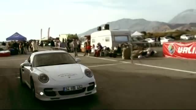 لامبورگینی Aventador در مقابل پورشه 911 Turbo