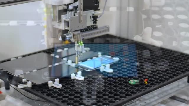 روبات OptoFidelity برای چک کردن لگ دستگاه های اندرویدی