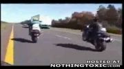 حادثه موتورسواری در تک چرخ زدن!!