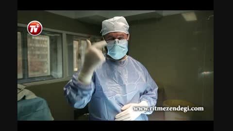 جراحی سنگین افتادگی پلک چشم در اتاق عمل بیمارستان ساسان
