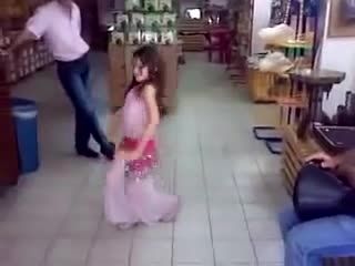 رقص عربی دختر کوچولو زیبا