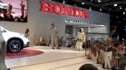 معرفی محصولات جدید Honda توسط آسیمو روبات هوشمند