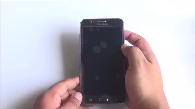 آنباکس رنگ سیاه Samsung Galaxy J7 Unboxing