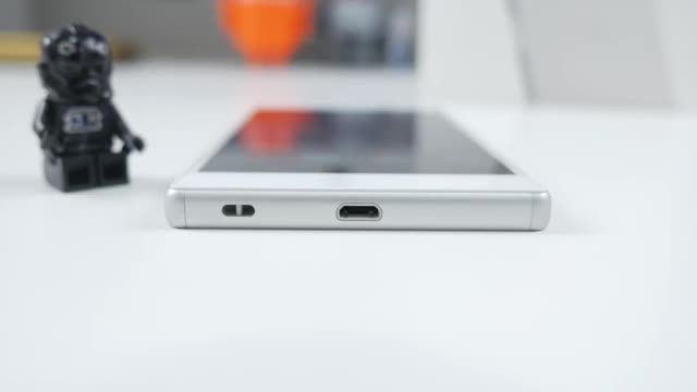 بررسی تخصصی Sony Xperia Z5