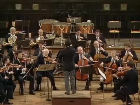 Mozart . Symphony No. 29 . Claudio Abbado