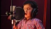 آواز فوق العاده تاثیرگذار بچه 5 ساله افغان که تا چند روز تو ذهن آدم میمونه