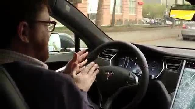 آزمایش رانندگی خودکار در تسلا مدل اس