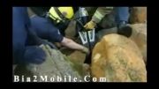 نجات بچه آهو در  صخره