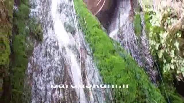 آبشار طبیعی و بسیار زیبا در دل کوه